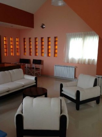 CASA EN VENTA ZONA LASALLE CON GAS NATURAL 