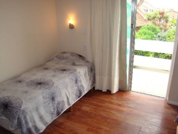 CASA EN VENTA ZONA LASALLE CON GAS NATURAL 