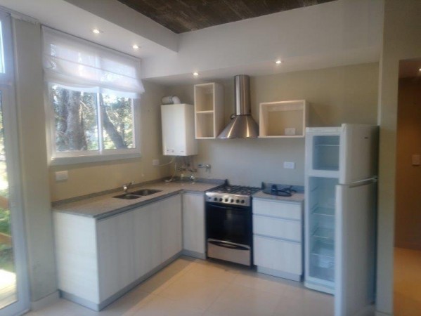 DEPARTAMENTO EN VENTA EN PINAMAR ZONA SUR TRES AMBIENTES CON GAS NATURAL LOSA RADIANTE .