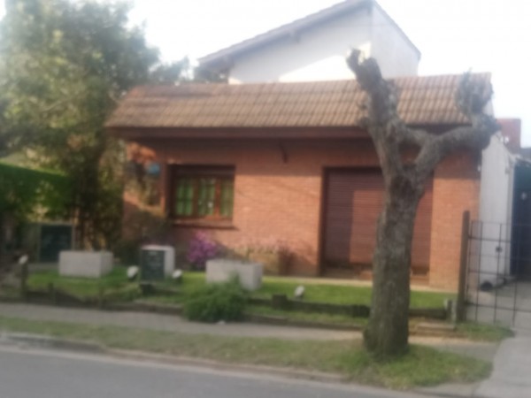 CASA EN VENTA CON LOCAL  ZONA BARRIO SAN JOSE CON GAS NATURAL