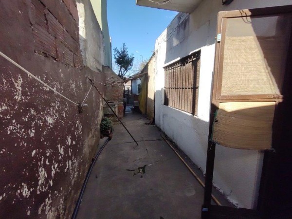 CASA EN VENTA CON LOCAL  ZONA BARRIO SAN JOSE CON GAS NATURAL