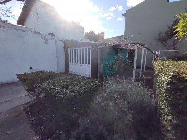 CASA EN VENTA CON LOCAL  ZONA BARRIO SAN JOSE CON GAS NATURAL