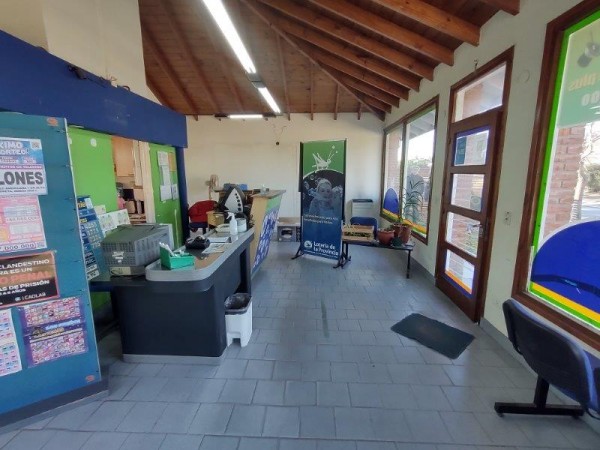 CASA EN VENTA CON LOCAL  ZONA BARRIO SAN JOSE CON GAS NATURAL