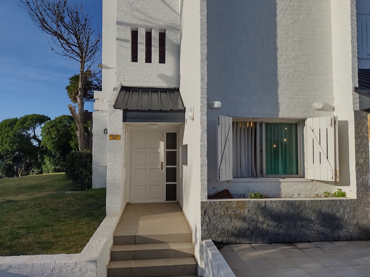 CASA EN VENTA ZONA LASALLE CON GAS NATURAL 