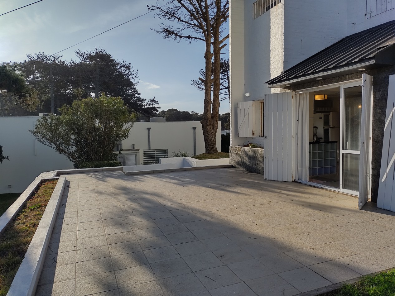 CASA EN VENTA ZONA LASALLE CON GAS NATURAL 