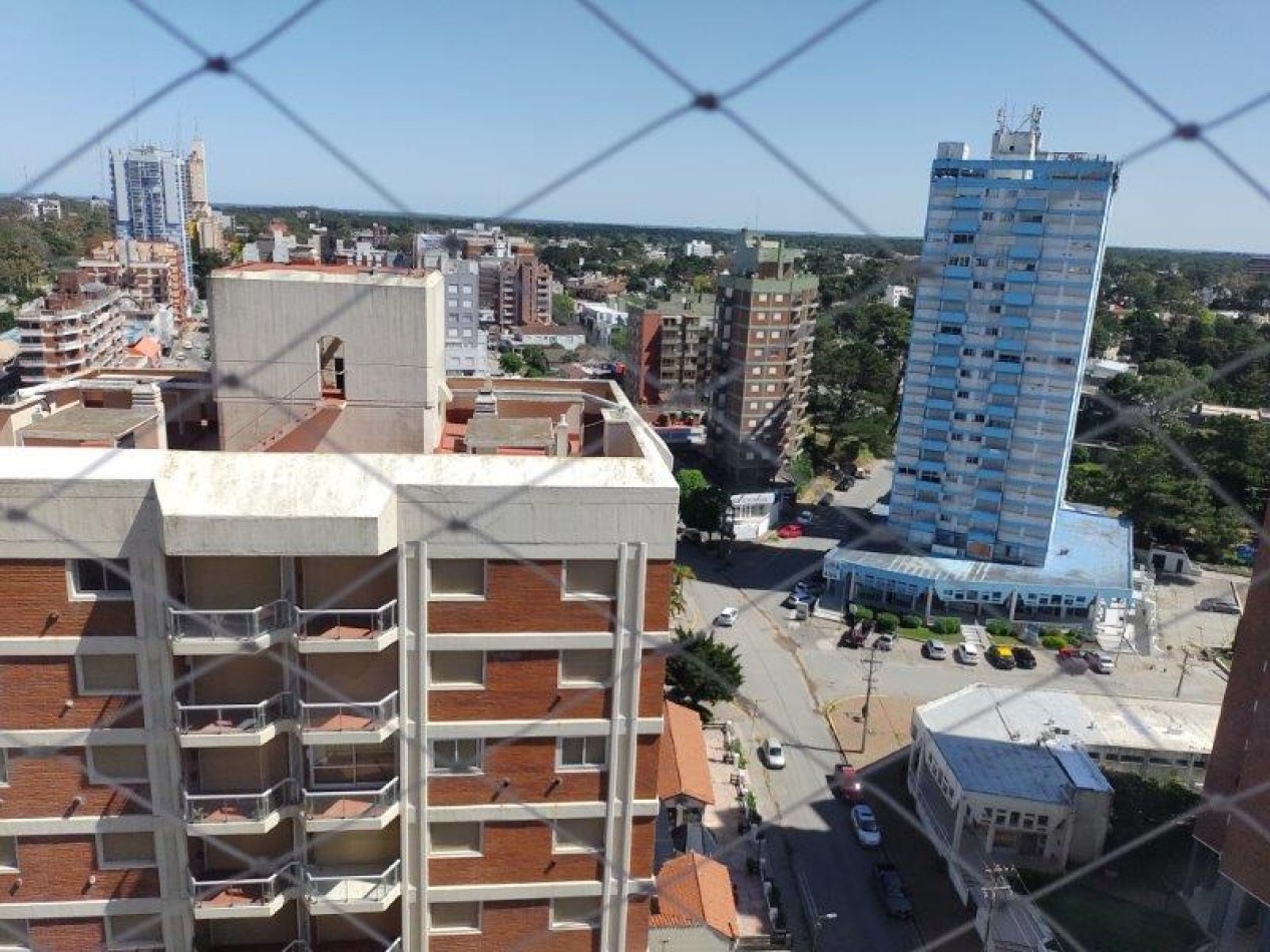 DEPARTAMENTO EN EL CENTRO DE PINAMAR "CERCANO A TODO"