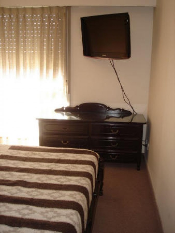 DEPARTAMENTO EN EL CENTRO DE PINAMAR "CERCANO A TODO"