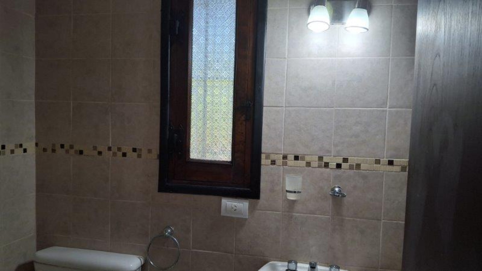 CASA EN ZONA NORTE A MTS BALNEARIO CR SOLO A GRUPO FAMILIAR