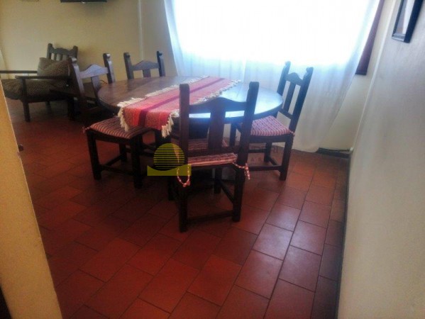 DEPARATAMENTO EN VENTA CENTRO DE PINAMAR , 4 AMBIENTES  CON GAS NATURAL.