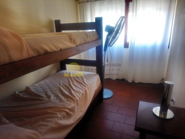 DEPARATAMENTO EN VENTA CENTRO DE PINAMAR , 4 AMBIENTES  CON GAS NATURAL.