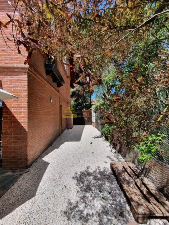 TRIPLEX EN VENTA VALLE FERTIL Y MERLUZA