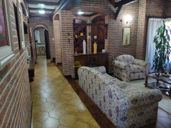 EXCELENTE CALIDAD CONSTRUCCION 