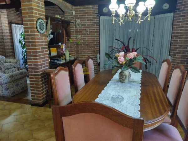 EXCELENTE CALIDAD CONSTRUCCION 