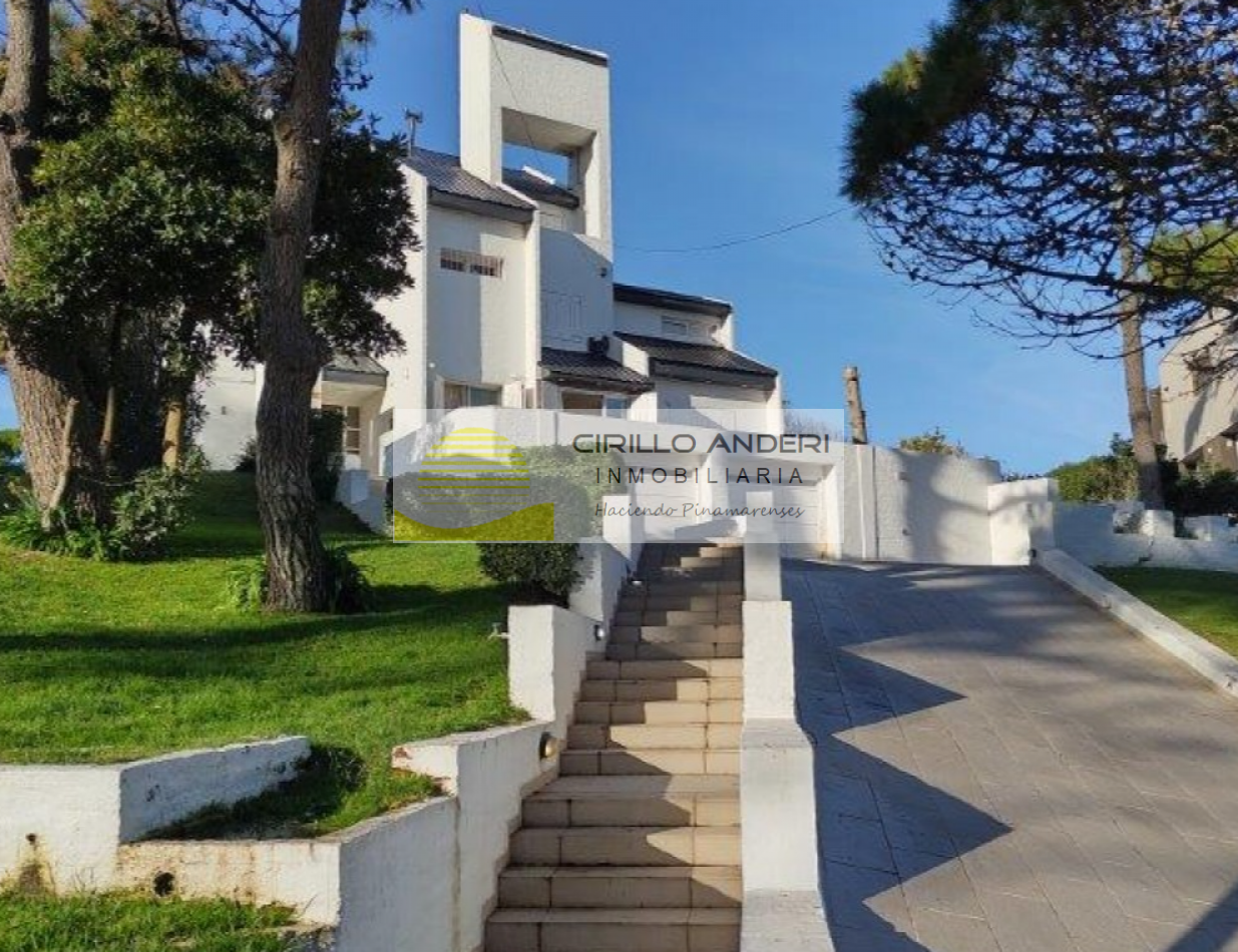 CASA EN VENTA ZONA LASALLE CON GAS NATURAL 