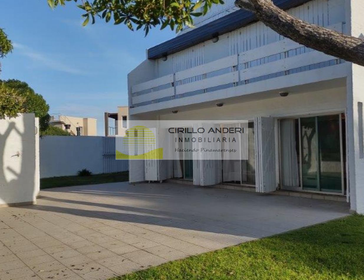 CASA EN VENTA ZONA LASALLE CON GAS NATURAL 