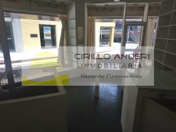 VENTA PINAMAR LOCAL EN CTRO COMERCIAL CON VIVIENDA OPORTUNIDAD