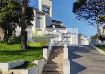 CASA EN VENTA ZONA LASALLE CON GAS NATURAL 